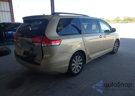 2011 Toyota Sienna Limited V6 z USA, uszkodzony, nr VIN 5TDYK3DC4BS016608